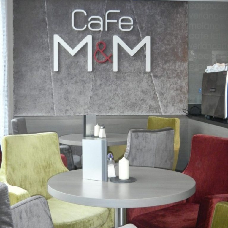 M & M Café